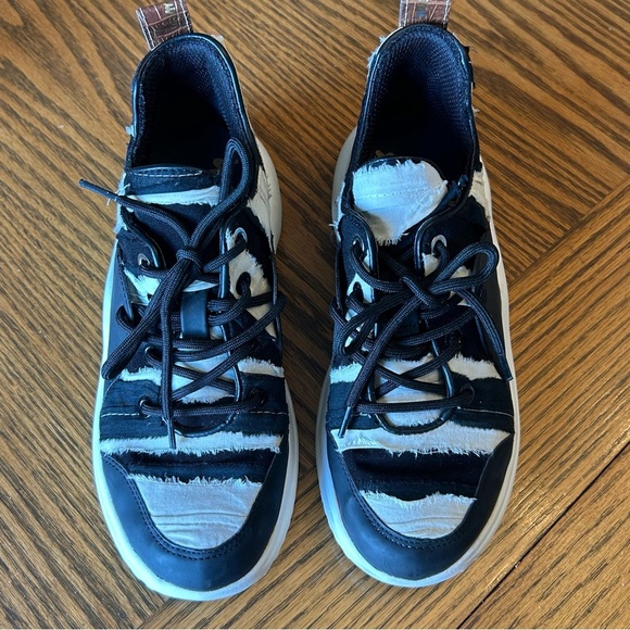 Sam Edelman Meena Black & Cream Frayed Fabric Striped Chunky Sneakers Size 5 - Picture 1 of 8